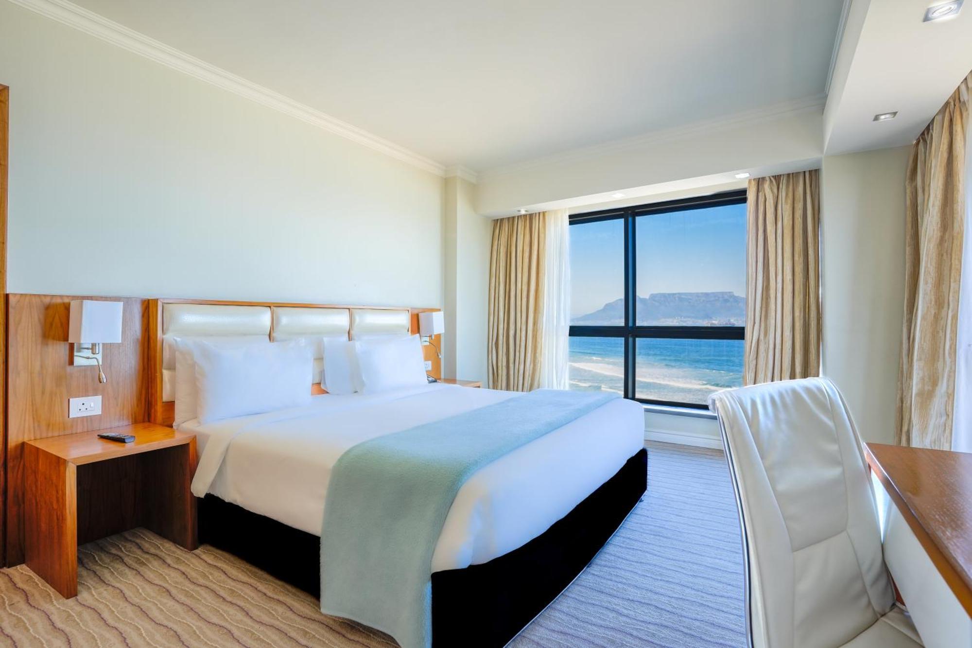 Blaauwberg Beach Hotel Bloubergstrand Extérieur photo