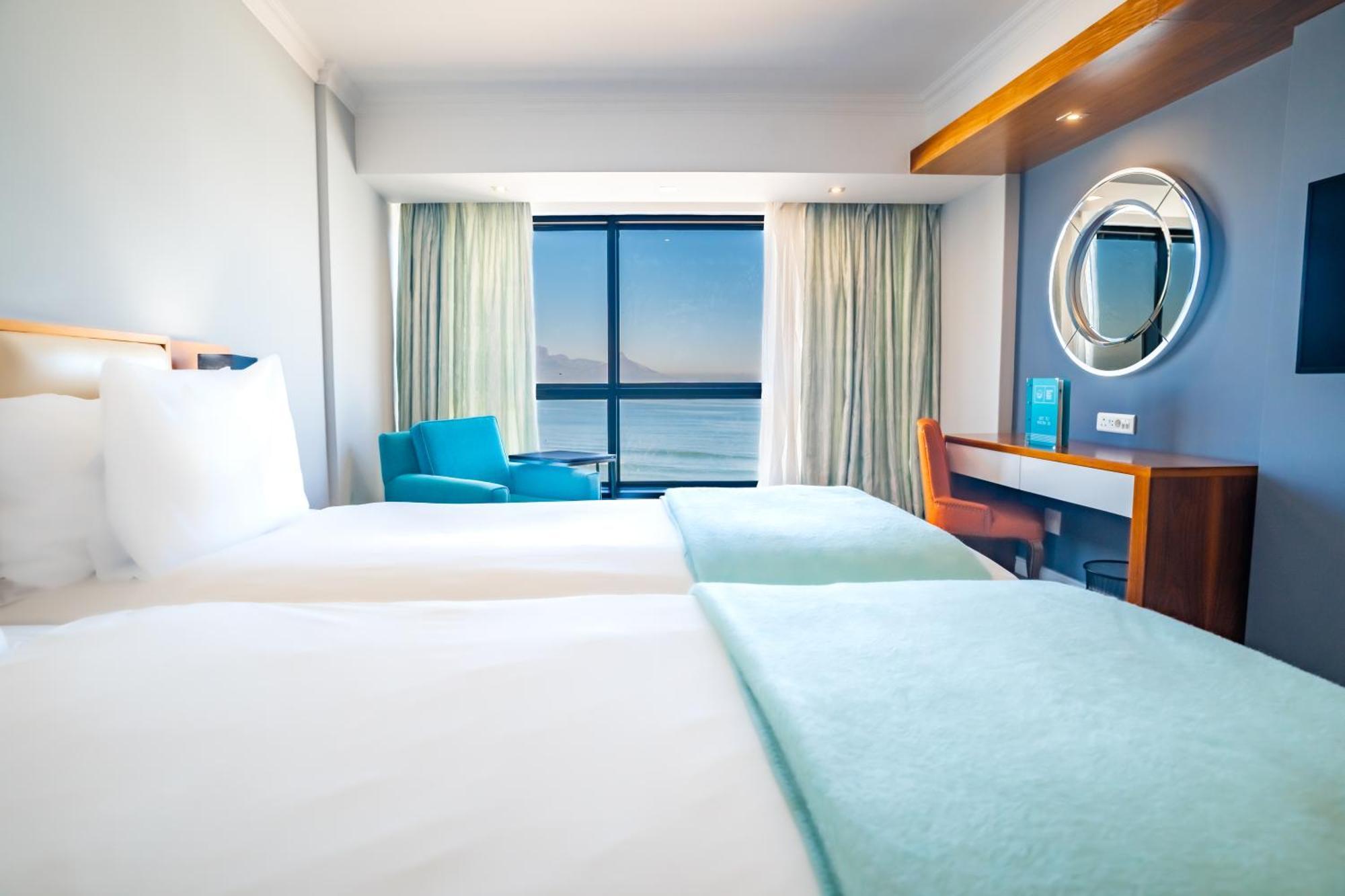Blaauwberg Beach Hotel Bloubergstrand Extérieur photo