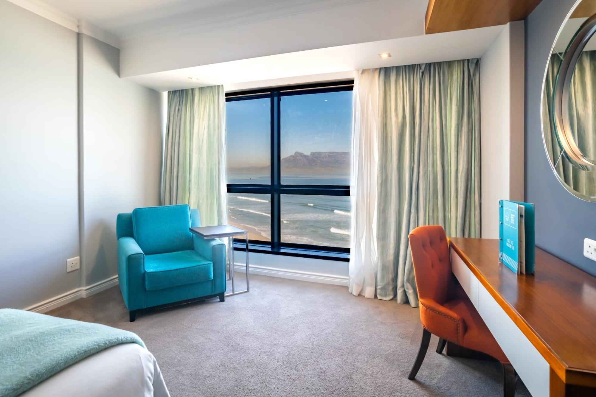 Blaauwberg Beach Hotel Bloubergstrand Extérieur photo