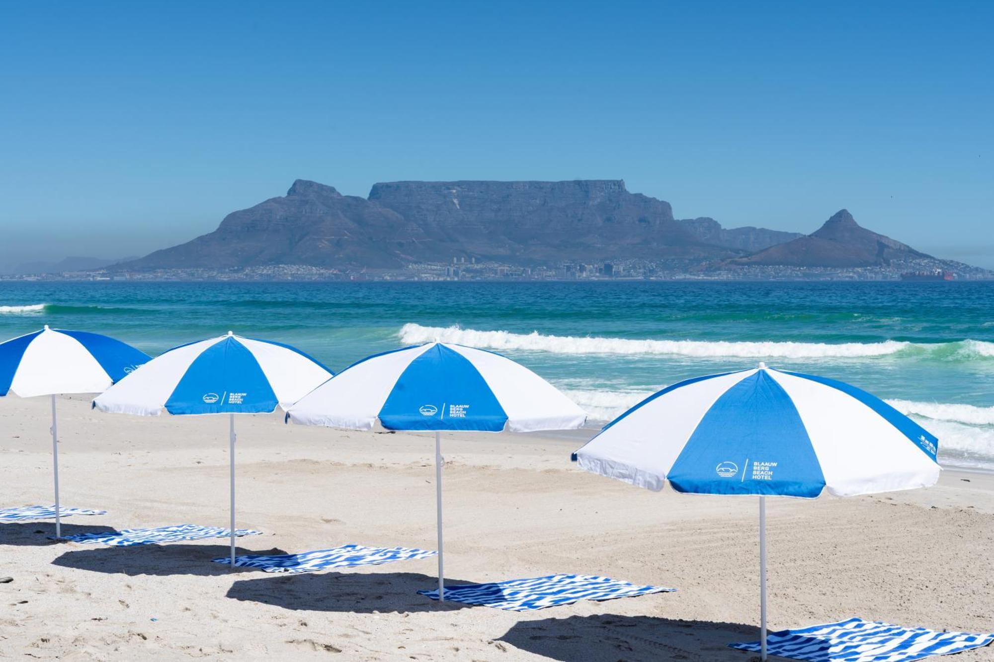 Blaauwberg Beach Hotel Bloubergstrand Extérieur photo