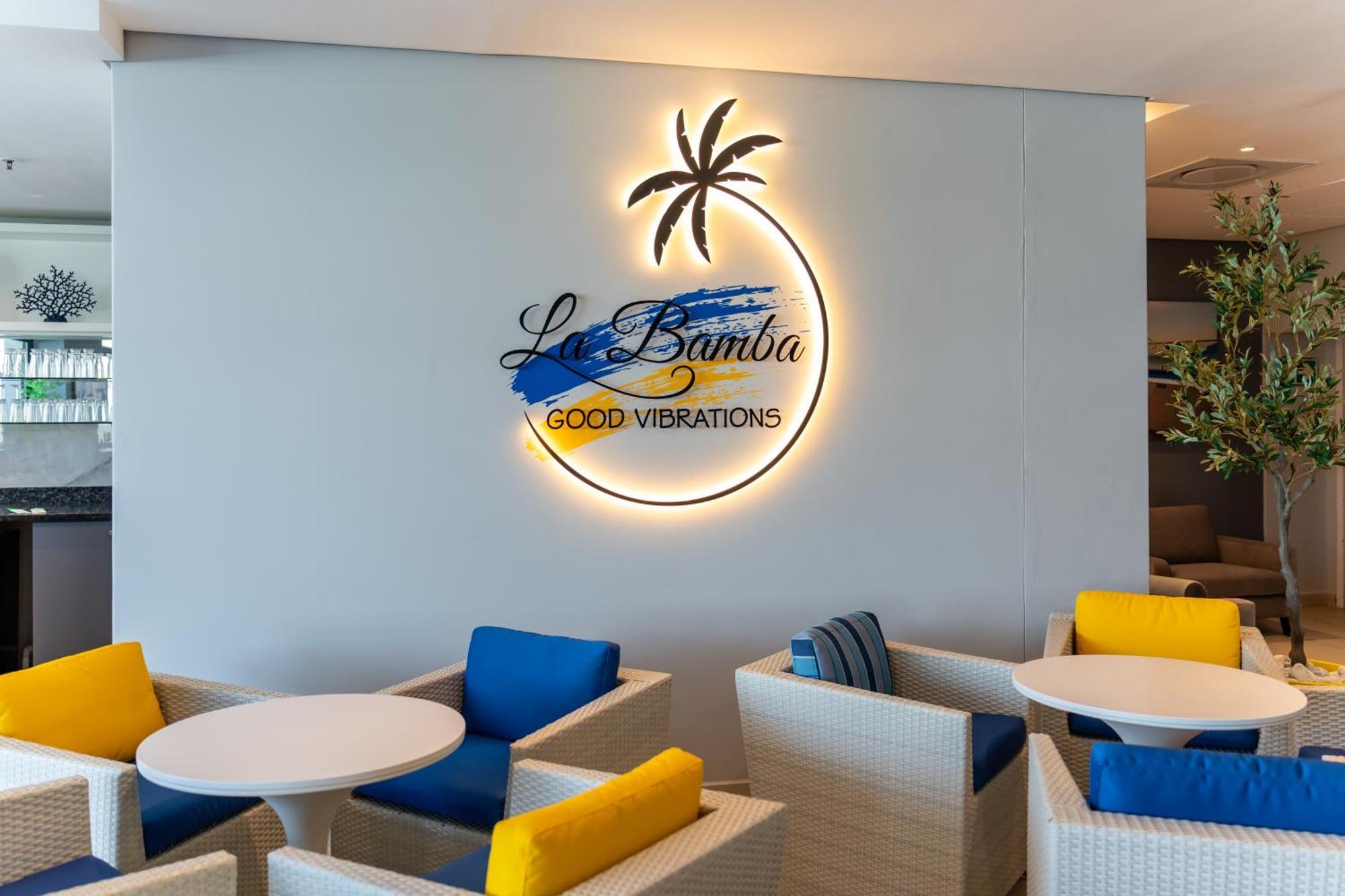 Blaauwberg Beach Hotel Bloubergstrand Extérieur photo