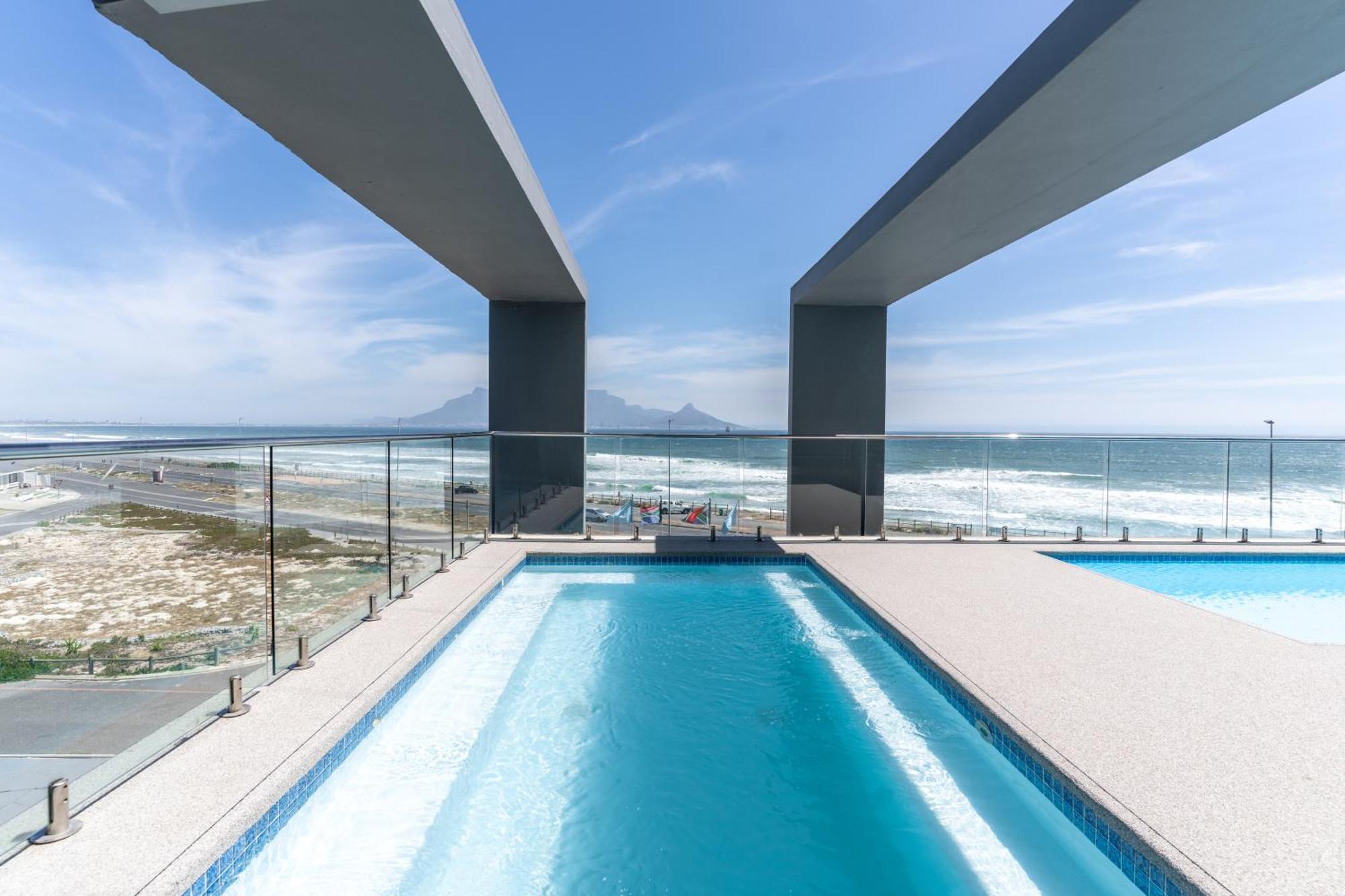 Blaauwberg Beach Hotel Bloubergstrand Extérieur photo