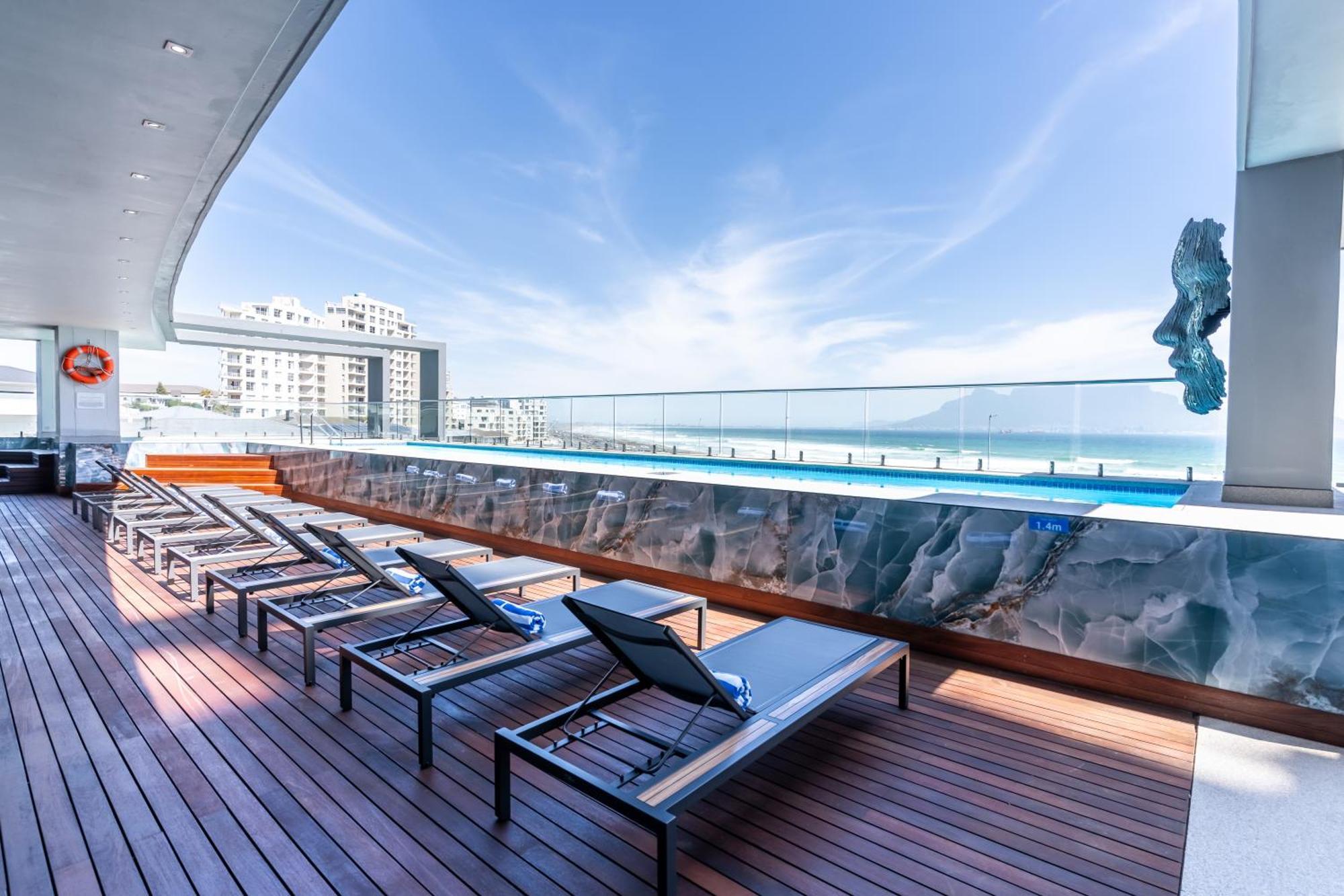 Blaauwberg Beach Hotel Bloubergstrand Extérieur photo